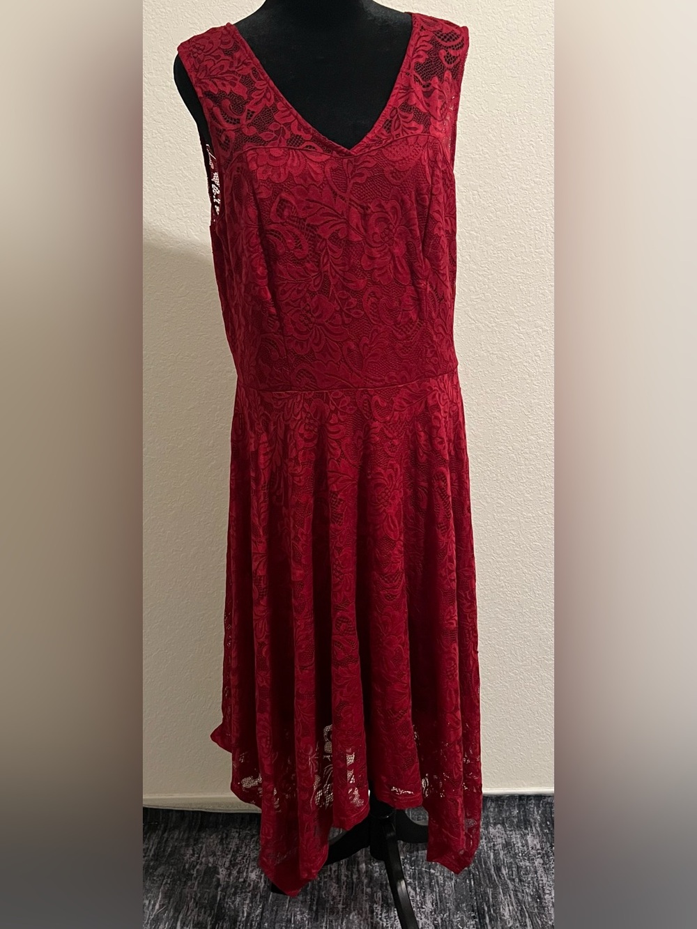 MeetJen Women’s XL Burgundy Floral Lace Sleeveless A-Line Dress